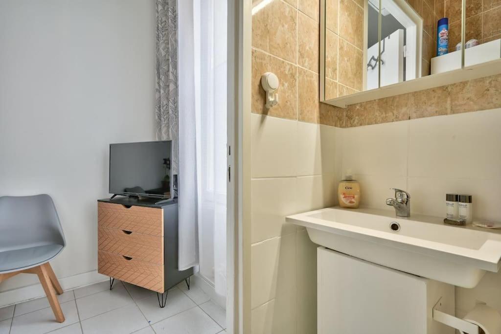 Magnificent Studio Near Paris Clichy Exterior foto